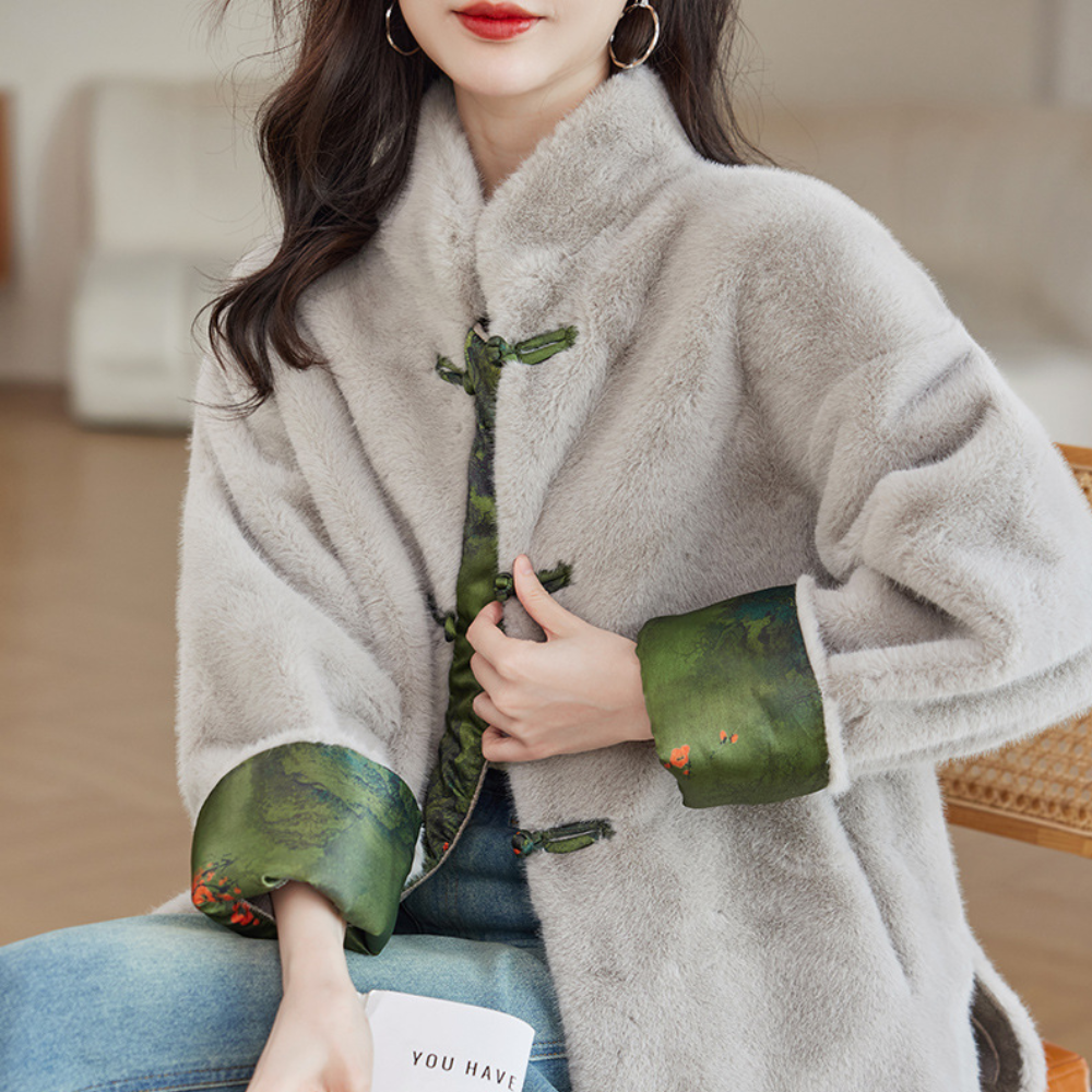 WW | Classic Warm Women's Coat for Elegant Appearances