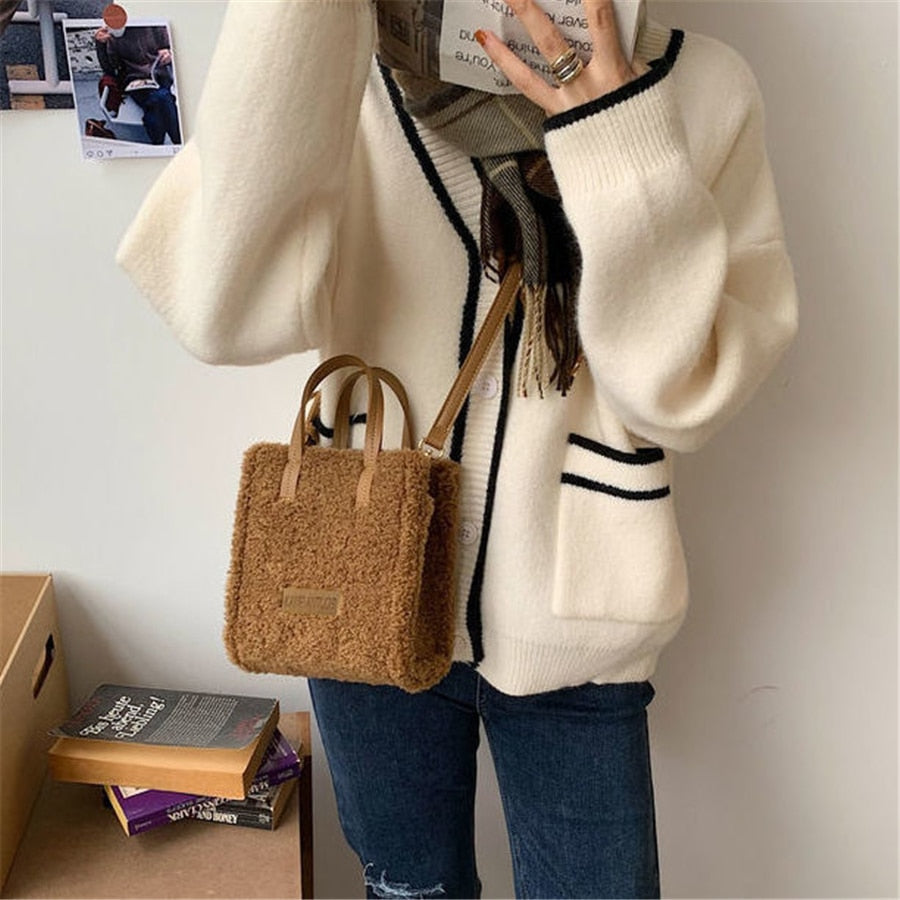 WW | Teddy Schultertasche - Perfekt um deinen Teddy-Mantel zu begleiten