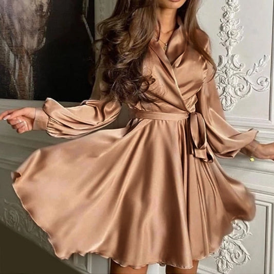 WW | Sascha Chic Satin Kleid