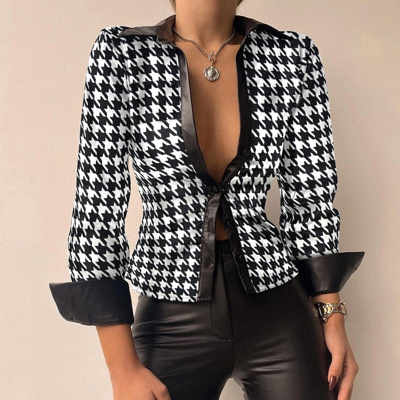 WW | V-Ausschnitt PU-Leder bedruckt Langarm Patchwork-Bluse