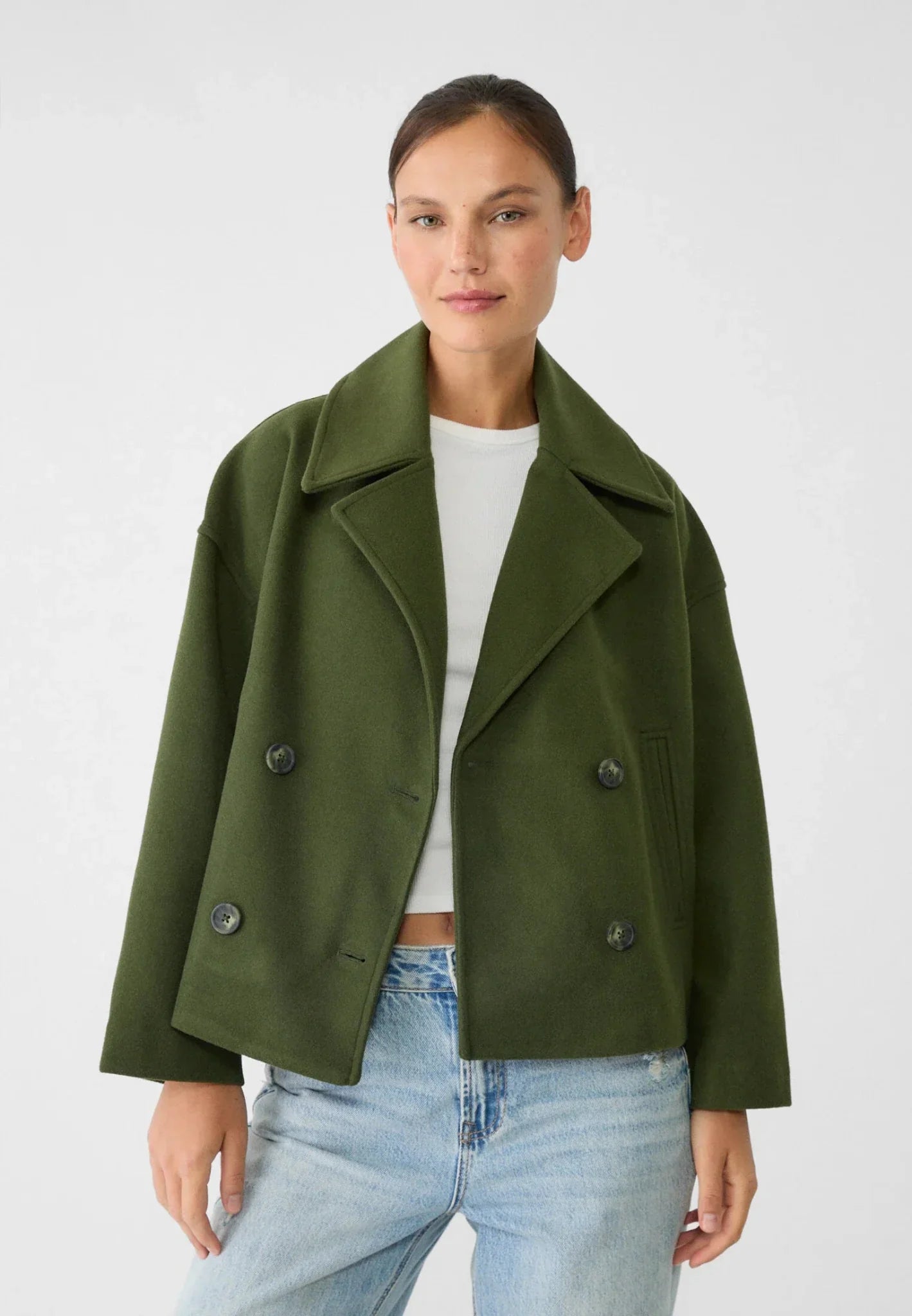 WW | Kurze Jacke mit doppelreihigen Knöpfen