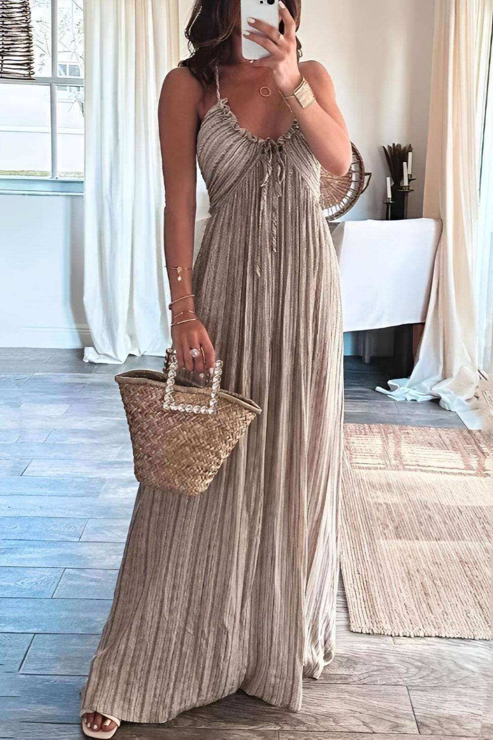Lanie - Chic pleated maxi dress