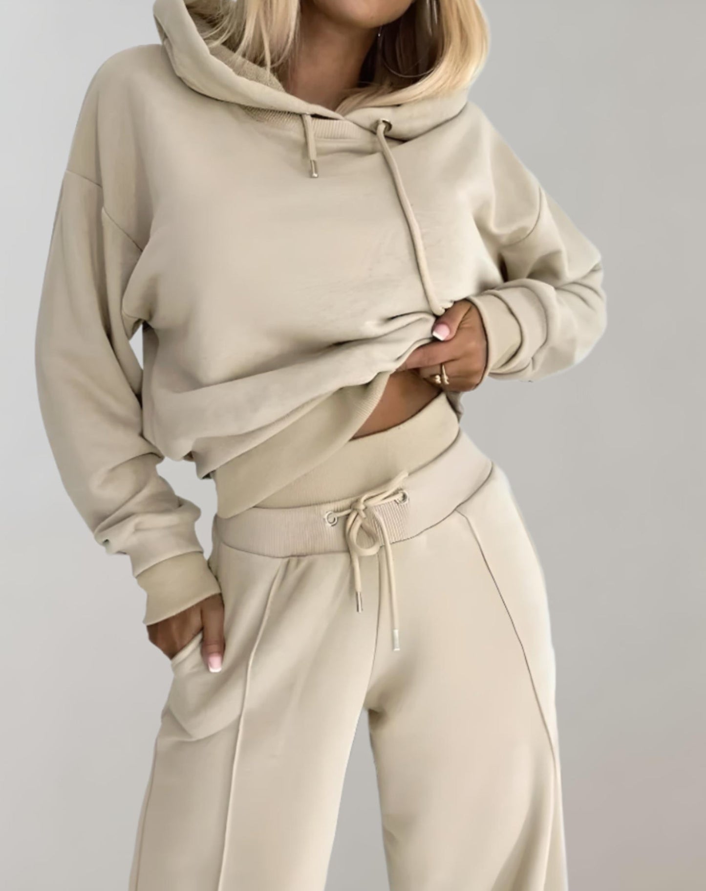 WW | 2-teiliges Set aus Kapuzenpullover und weit geschnittener Hose