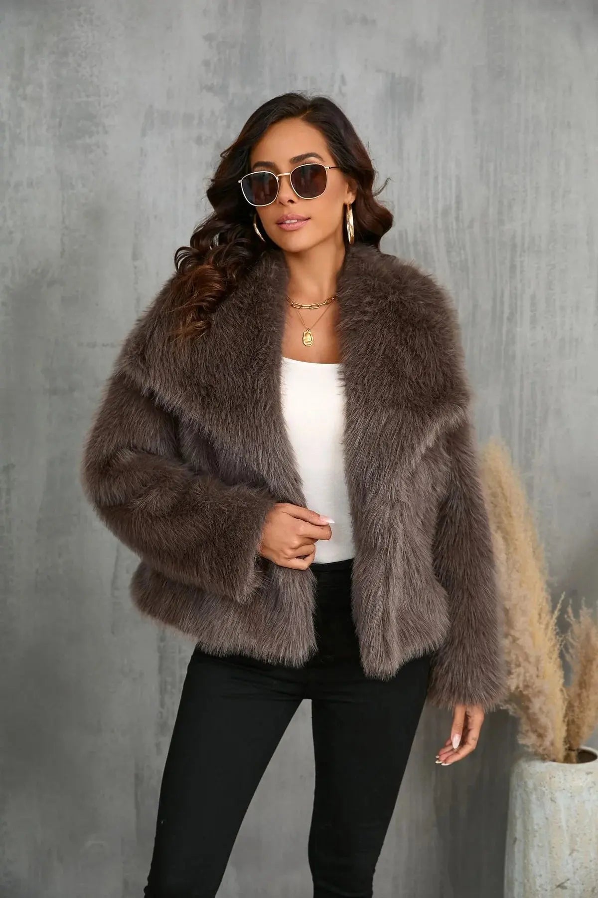 WW | Warmer and versatile faux fur coat
