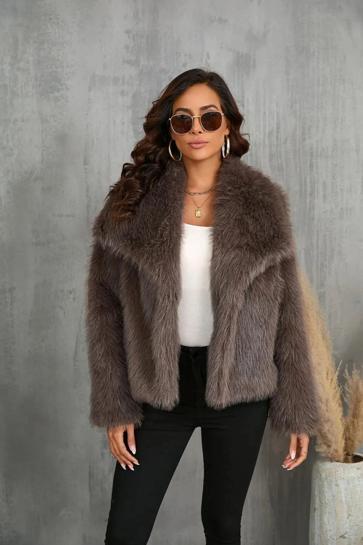 WW | Warmer and versatile faux fur coat