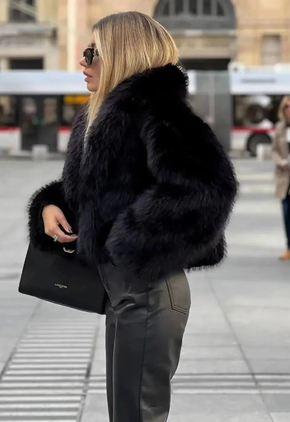 WW | Warmer and versatile faux fur coat