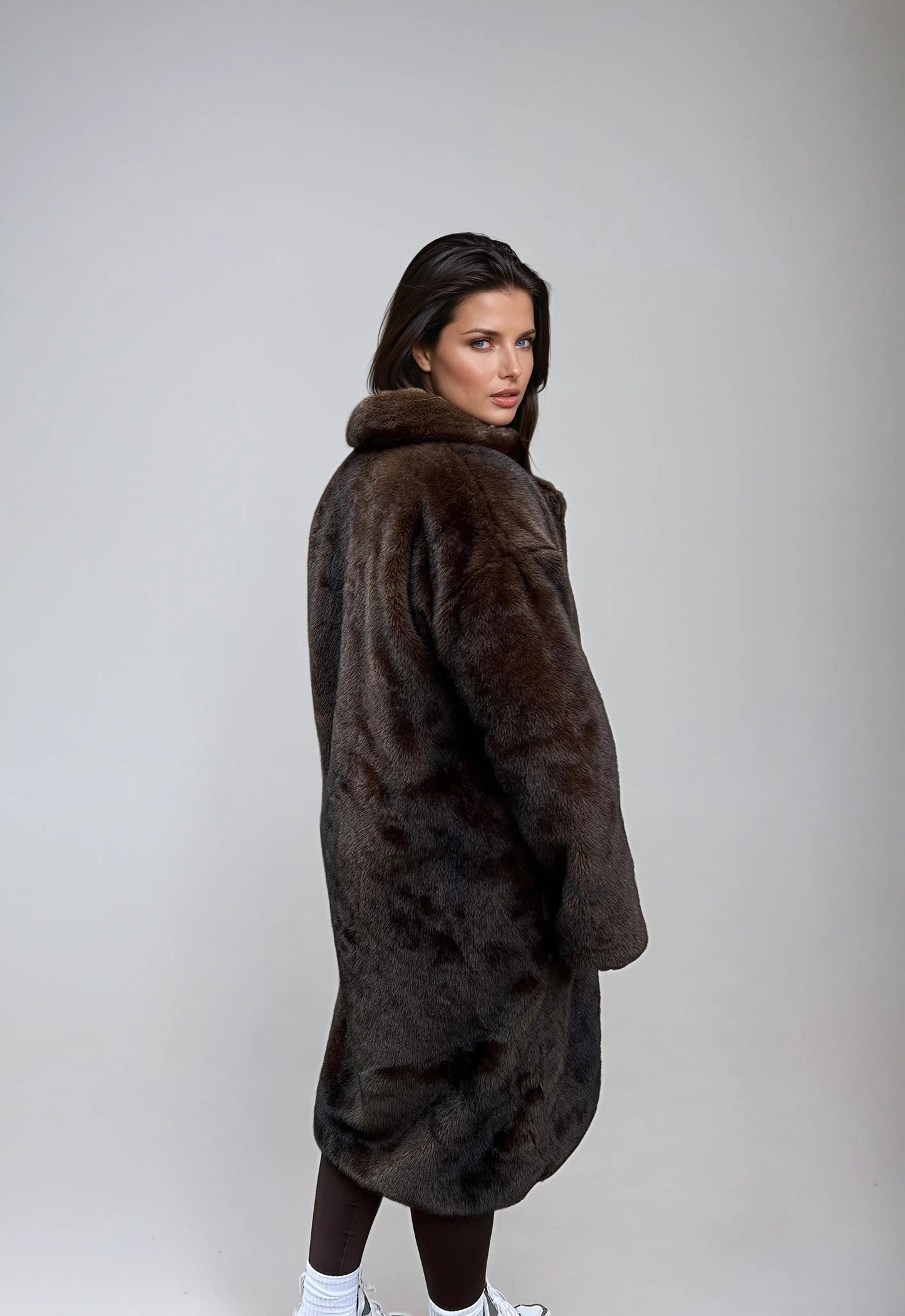 WW | Elegant long faux fur coat