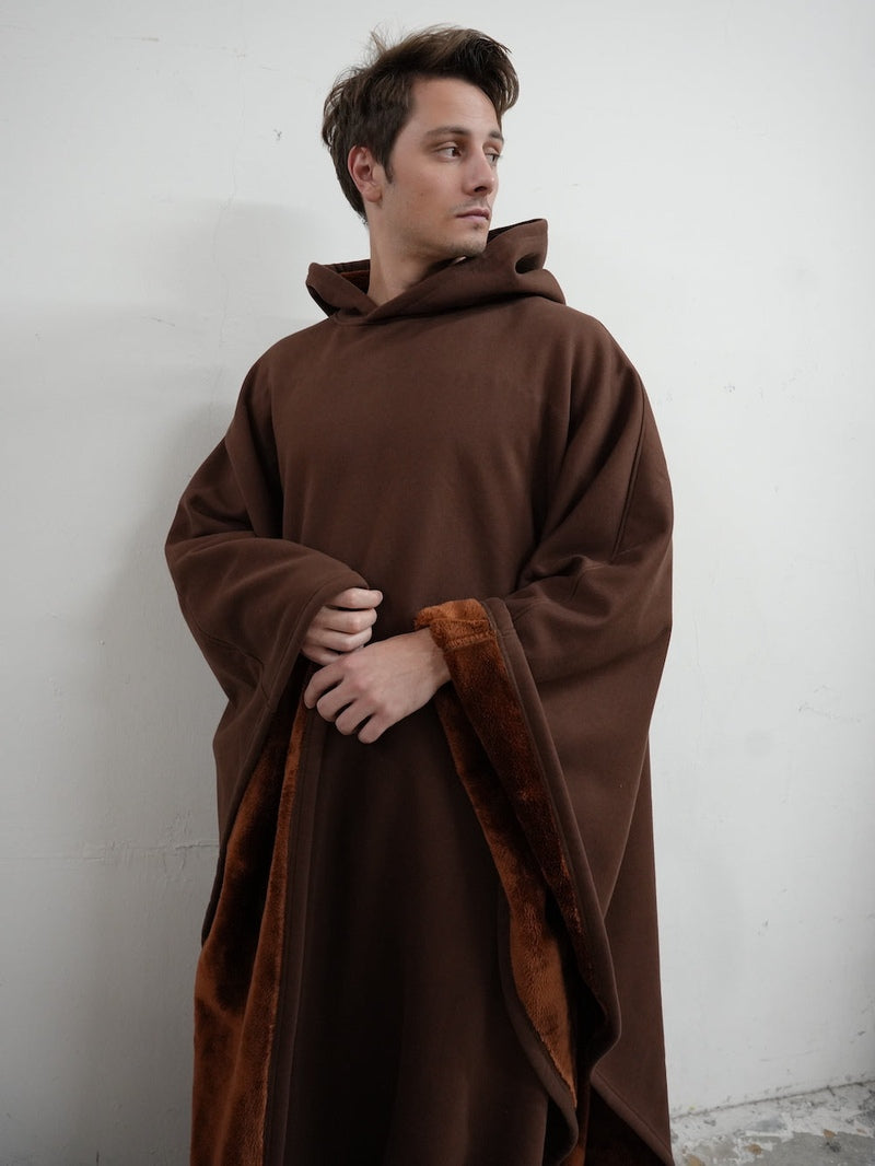 WW | Luxurious Hooded Fleece Poncho for Ultimate Comfort