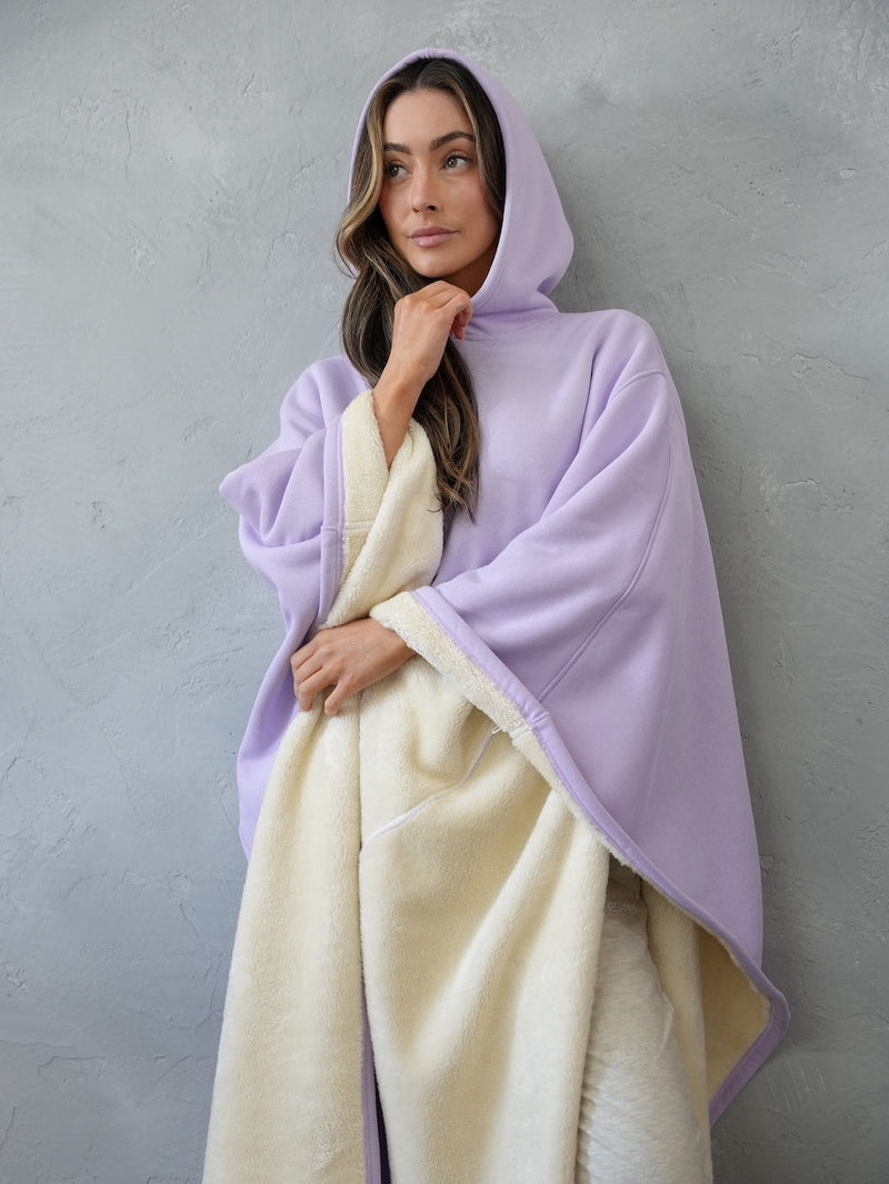 WW | Luxurious Hooded Fleece Poncho for Ultimate Comfort