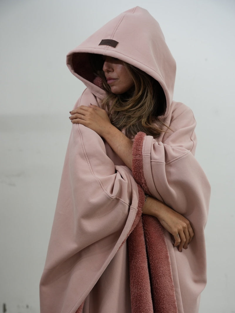 WW | Luxurious Hooded Fleece Poncho for Ultimate Comfort