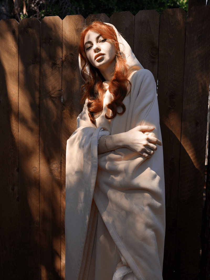 WW | Luxurious Hooded Fleece Poncho for Ultimate Comfort