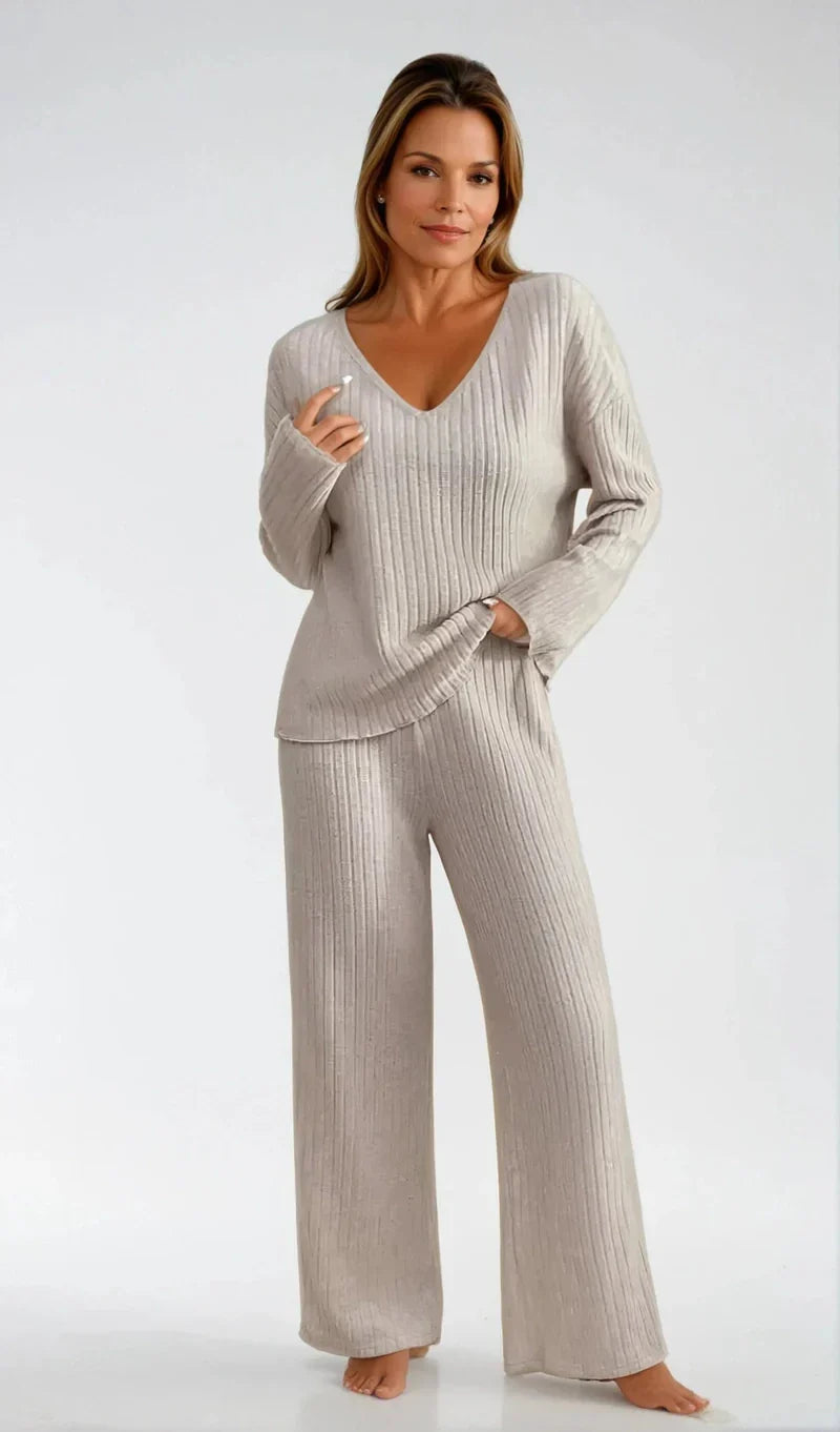 WW | Cozy Knitted V-Neck Set For Stylish Comfort