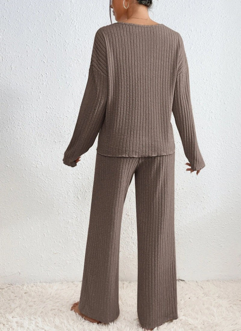 WW | Cozy Knitted V-Neck Set For Stylish Comfort