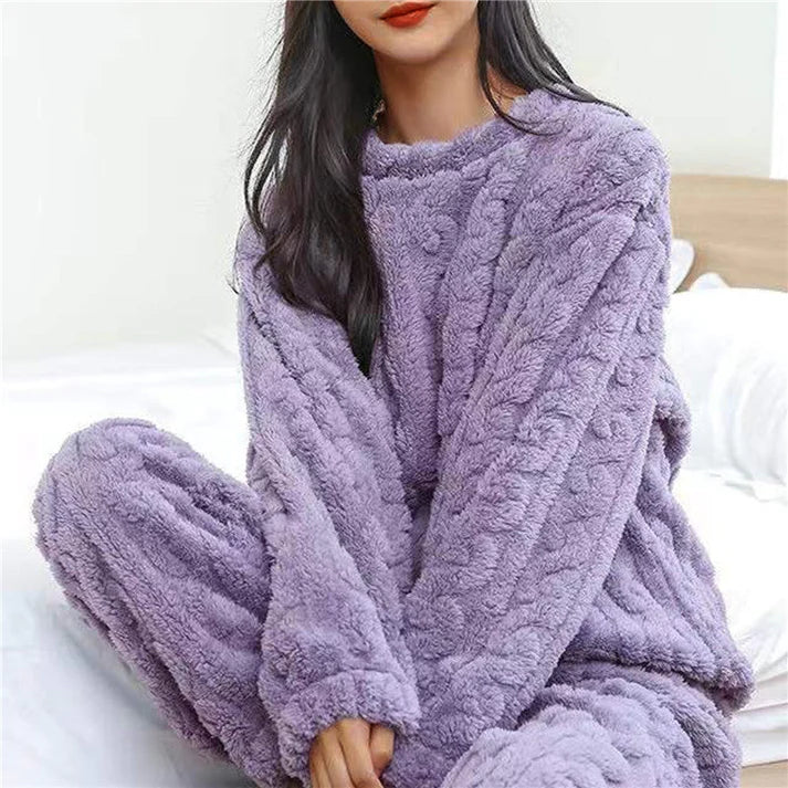 WW | Fleece Pajama Set - Stylish Warmth for Cool Nights