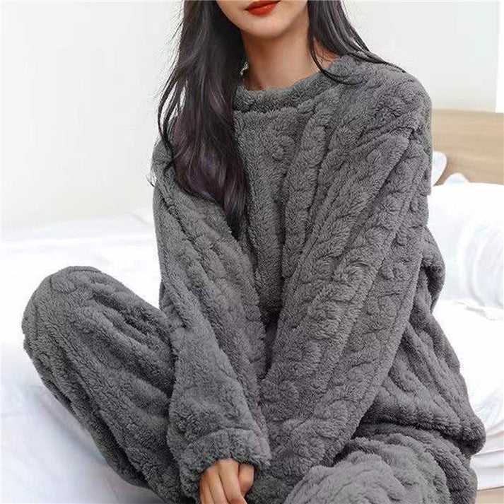 WW | Fleece Pajama Set - Stylish Warmth for Cool Nights
