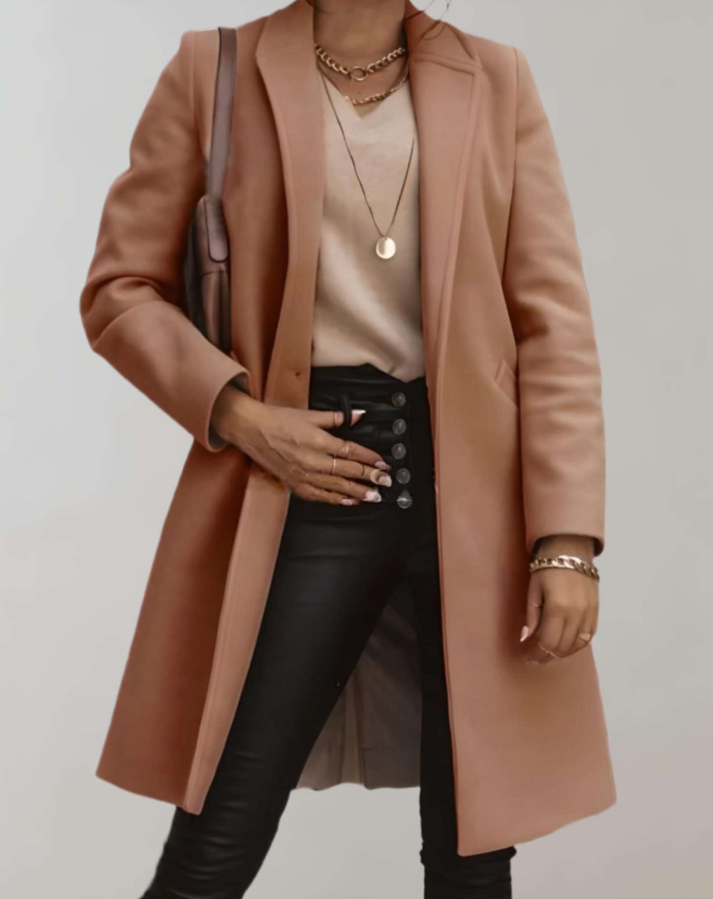 WW | Elegant trench coat with simple button fastening and pockets