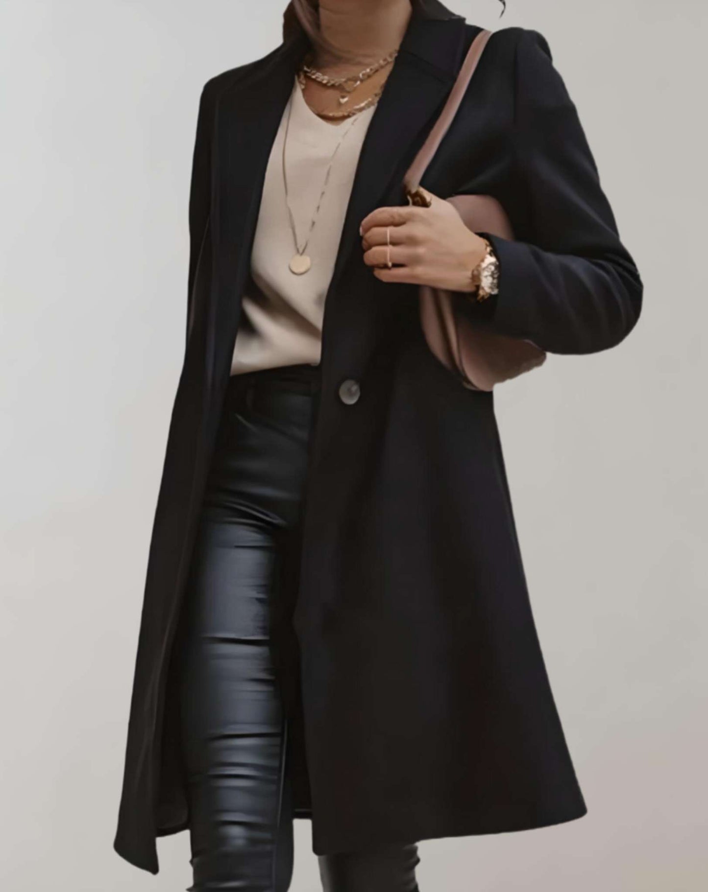 WW | Elegant trench coat with simple button fastening and pockets