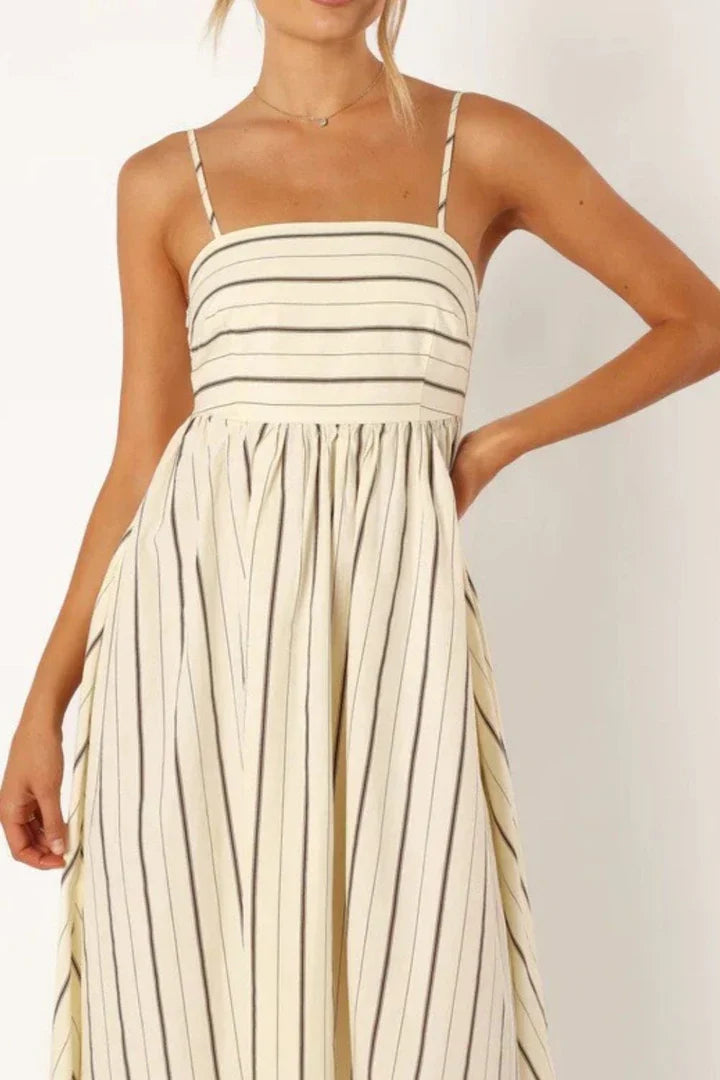 Lumi™ | Airy Floral Maxi Dress