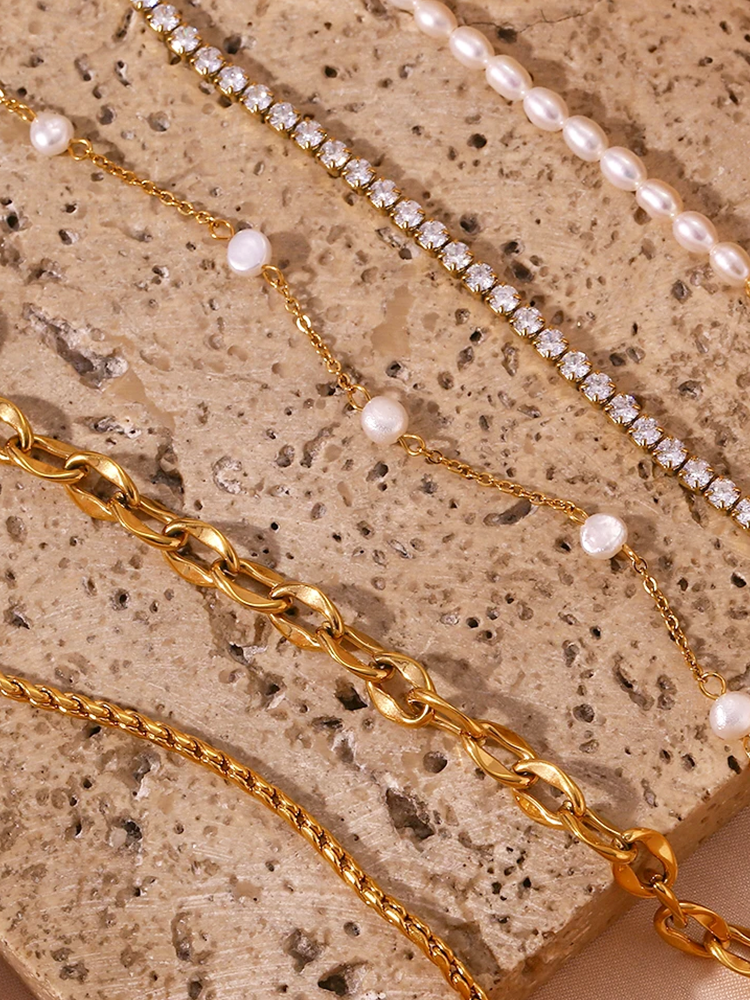 WW | Pearl bracelet gold