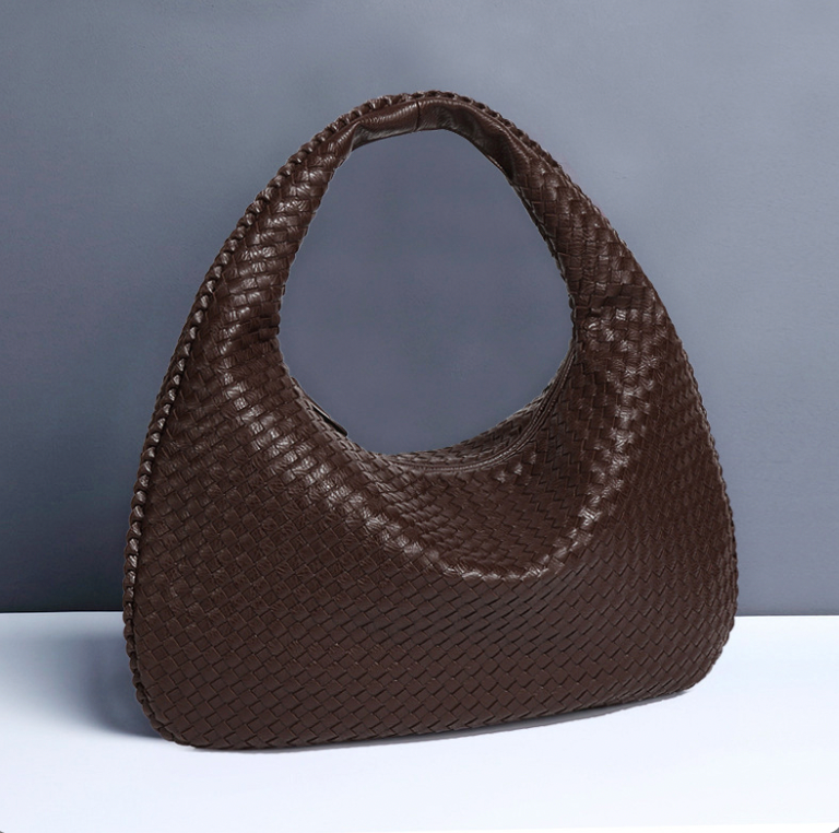 Elegant spacious bag