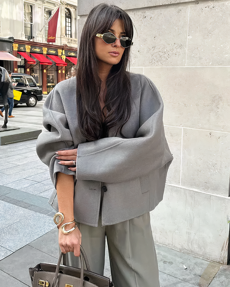 WW - Women's oversized cropped jacket with wide-leg trousers