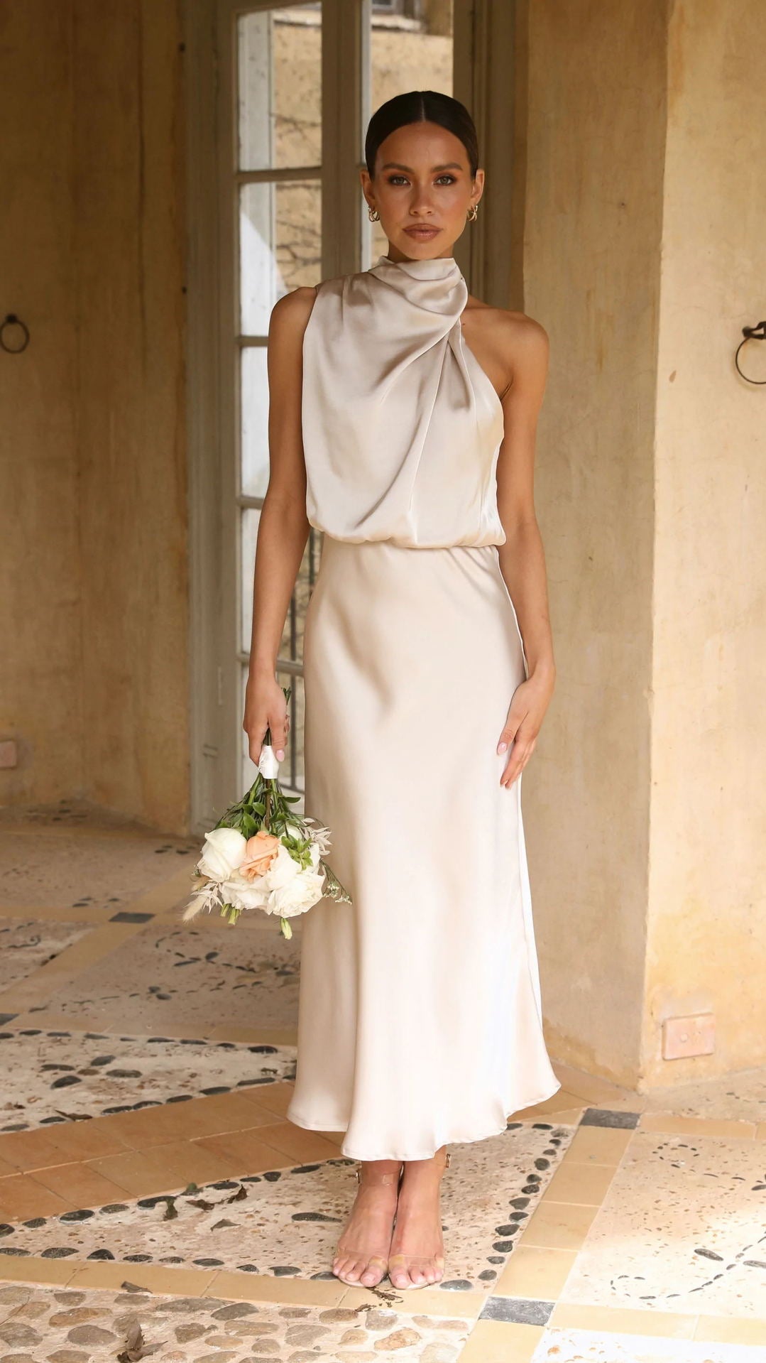 Damen Maxi-Kleid mit asymmetrischem Oberteil und fließendem Satin WW