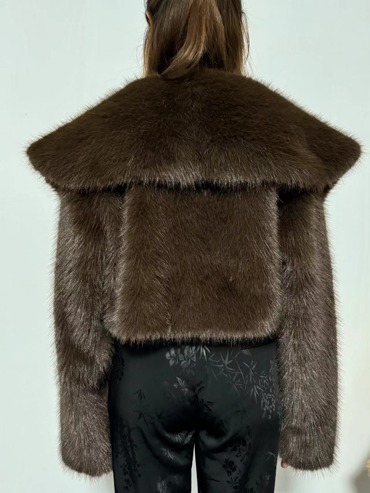 WW | Kunstpelzjacke - Glamouröse Abendoberbekleidung - Polyester-Mischung - Schicke Winterbekleidung