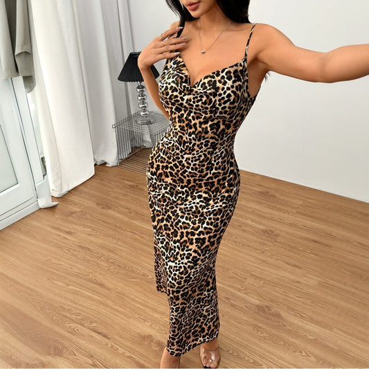 Damen Maxikleid mit aufregendem Leo-Design und figurbetontem Schnitt W&W