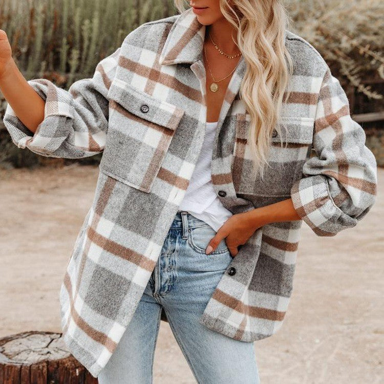 Women's checked flannel jacket with a casual cut and patch pockets WW