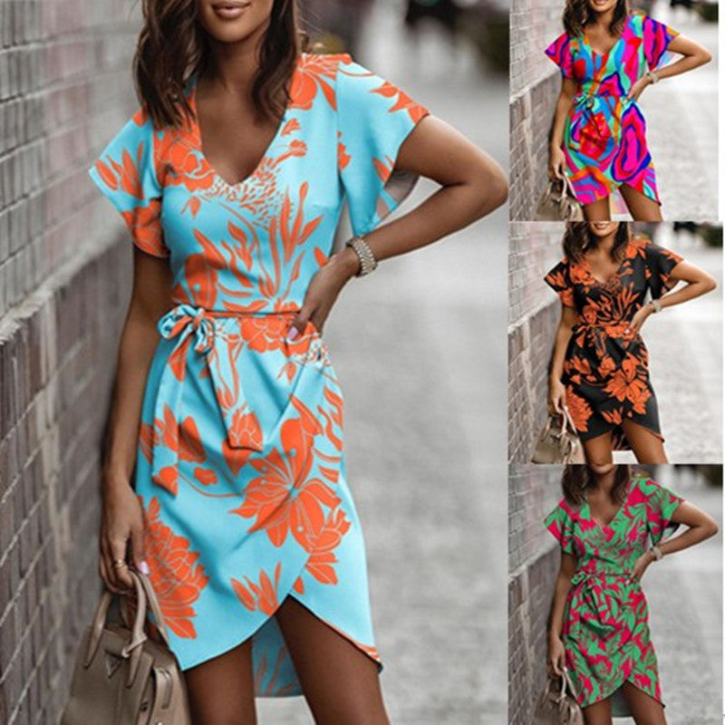 Damen Wickelkleid mit floralem Design und schickem Taillengürtel WW