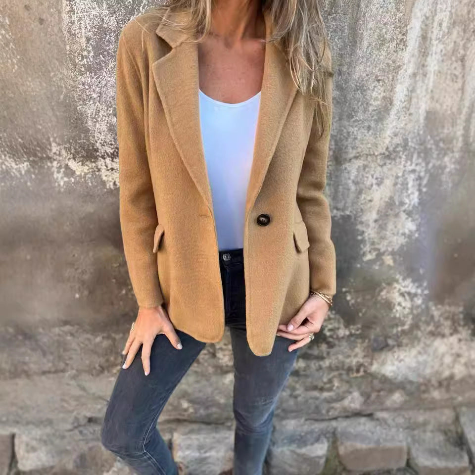 Women's fashionable blazer with soft fabric and elegant details WW