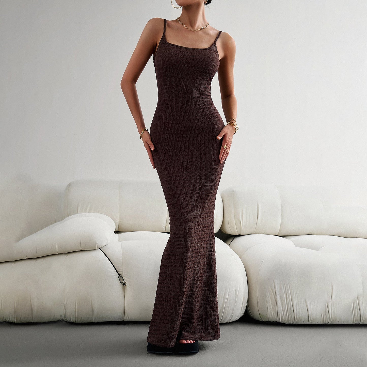 Damen figurbetontes Maxikleid mit schmalem Schnitt und Trägerdetails WW