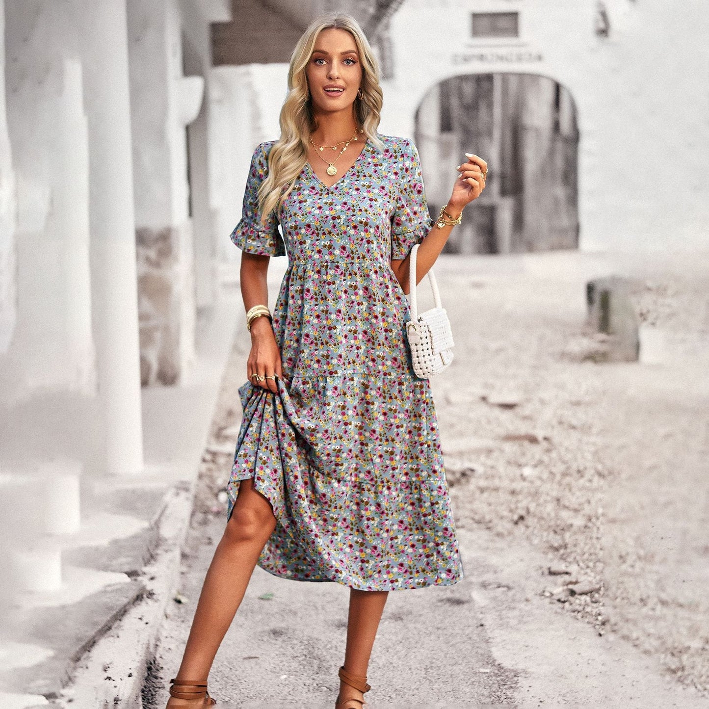 Damen Midi-Kleid mit floralem Muster und verspieltem V-Ausschnitt WW