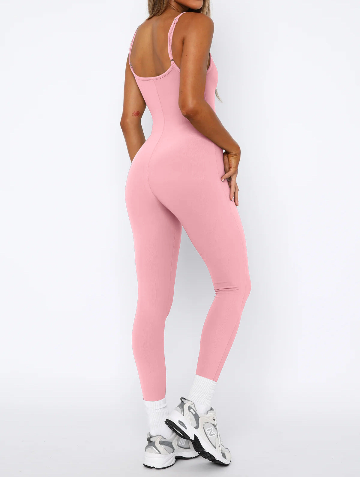 Women's Sporty Jumpsuit with Adjustable Straps and Figure-Hugging Cut WW