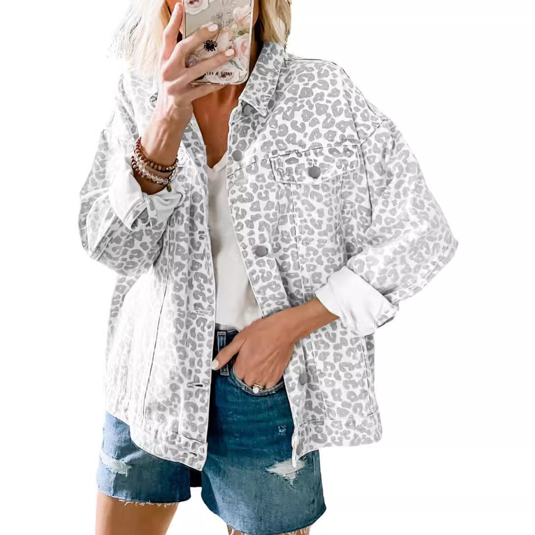 Damen Jeansjacke im angesagten Leo-Design mit lässigem Schnitt und modischen Details WW