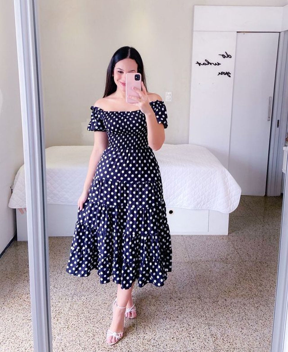 Damen Midi-Kleid mit schulterfreiem Design und verspieltem Schmetterlingsmuster WW