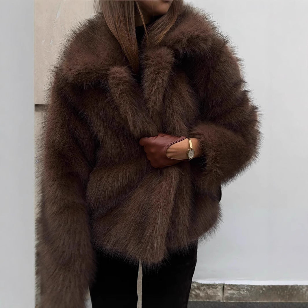 Damen Luxuriöse Kapuzenjacke aus hochwertigem Kunstpelz WW