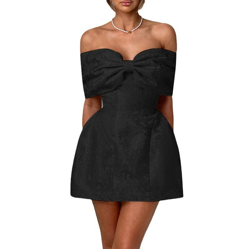 Damen Off-Shoulder Cocktailkleid mit elegantem Blumenmuster und aufwendiger Rüschenverzierung W&W