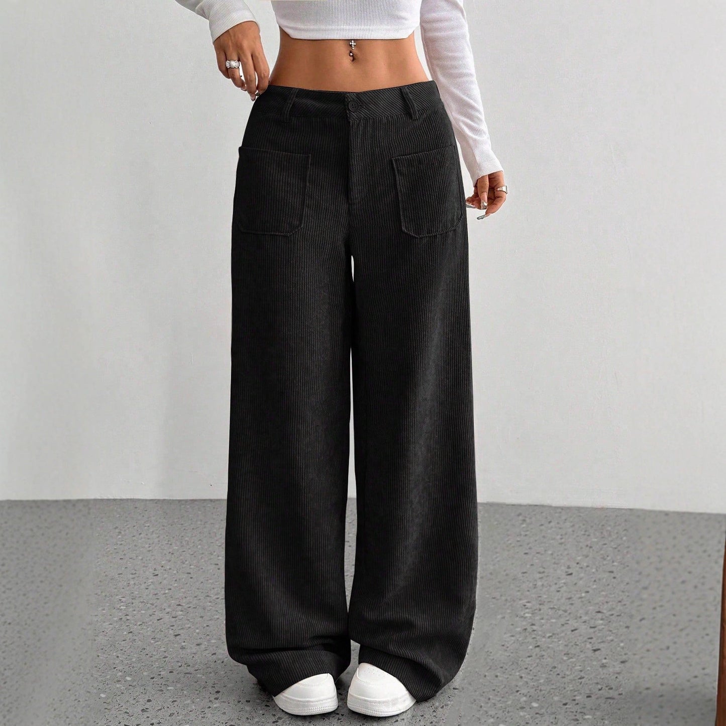 Women's wide-cut corduroy trousers with practical pockets WW
