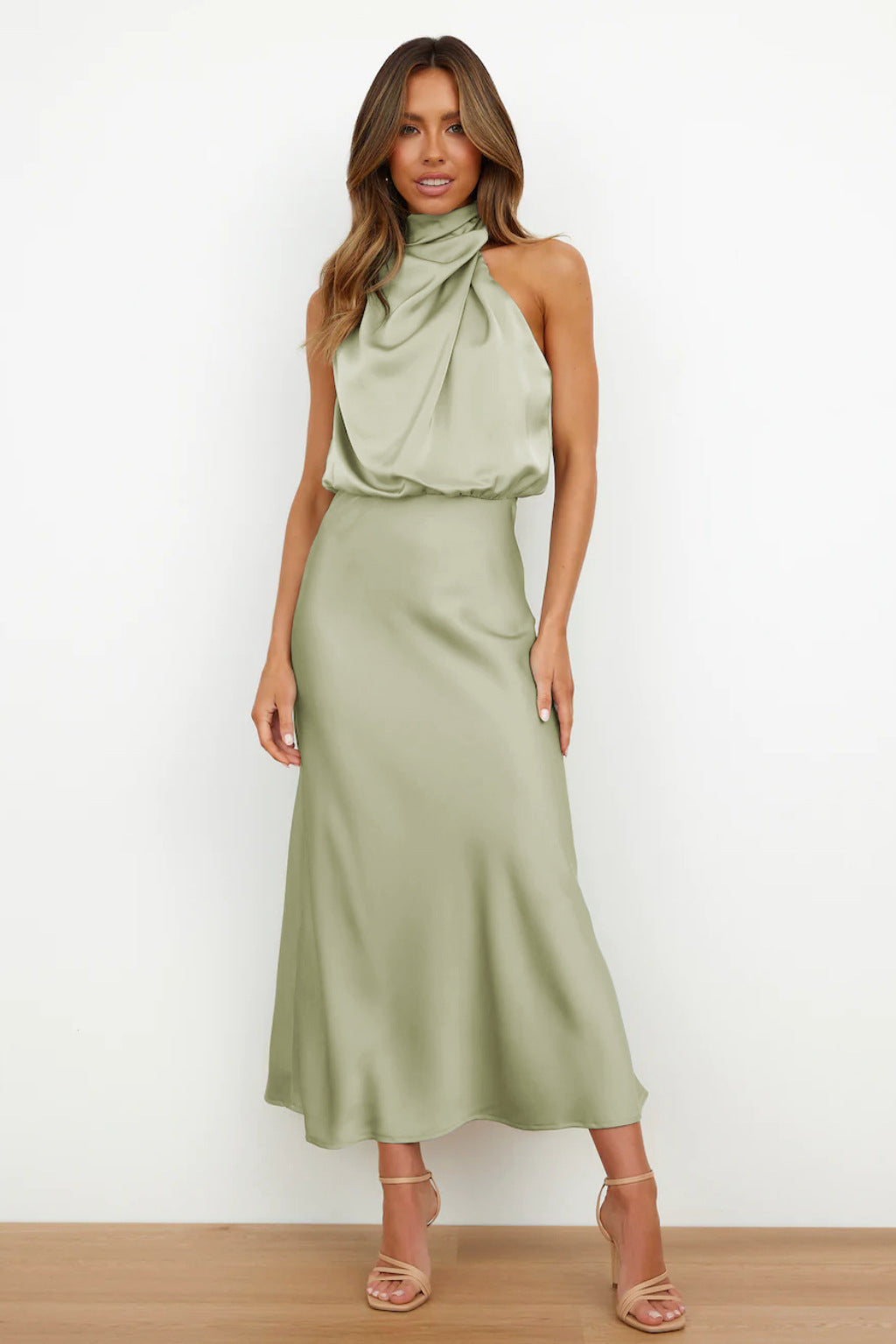 WW | Elegantes Midikleid Mit Asymmetrischem Rundhalsausschnitt
