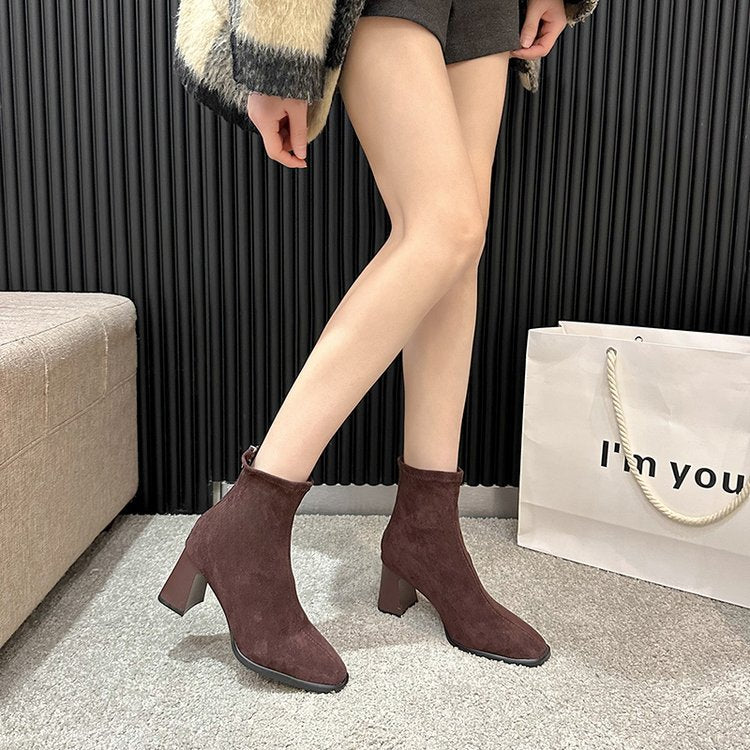 Damen Stiefeletten mit elegantem Blockabsatz und weichem Veloursleder W&W