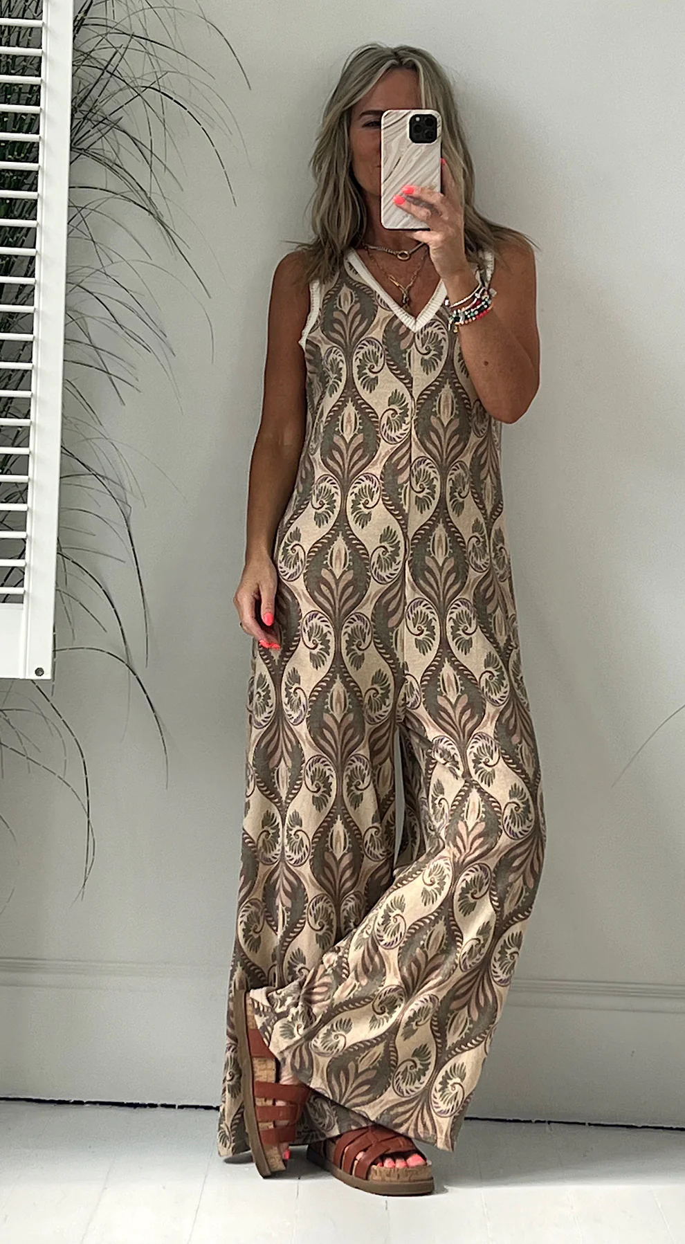 Women's Jumpsuit with Wide Leg and Elegant Leaf Pattern WW