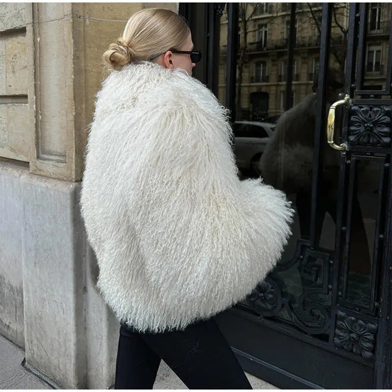 Damen Kuschelige Kunstfelljacke mit hohem Kragen und eleganten Details WW