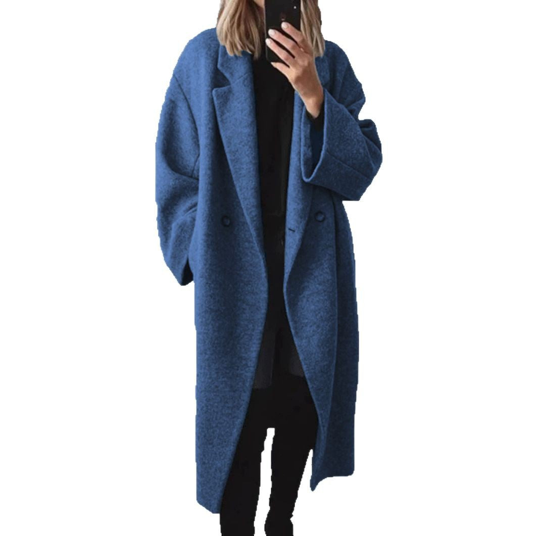 Women's Oversized Wool Coat with Elegant Cut and Practical Pockets