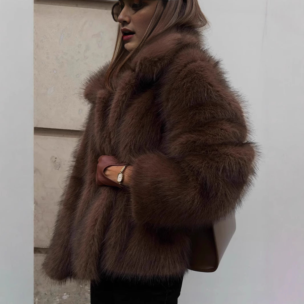 Damen Luxuriöse Kapuzenjacke aus hochwertigem Kunstpelz WW