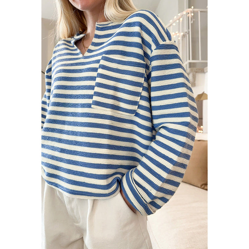 Damen gestreiftes Sweatshirt mit V-Ausschnitt und Brusttasche WW