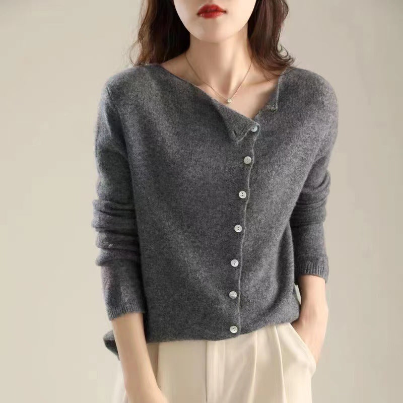 WW | Classic long-sleeved sweater with buttons