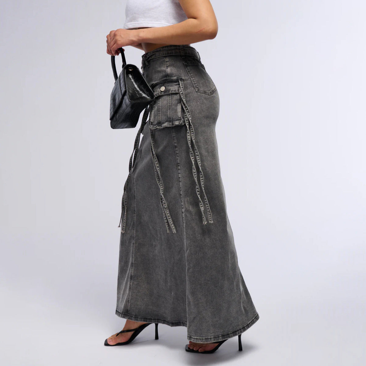 Women's Long Denim Skirt with High Waist and Practical Pockets WW