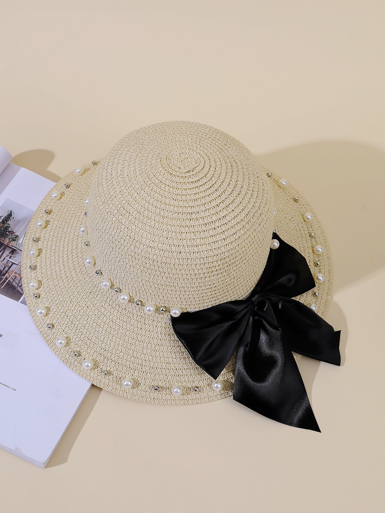 Damen Eleganter Strohhut mit breiter Krempe und dekorativem Satinband WW