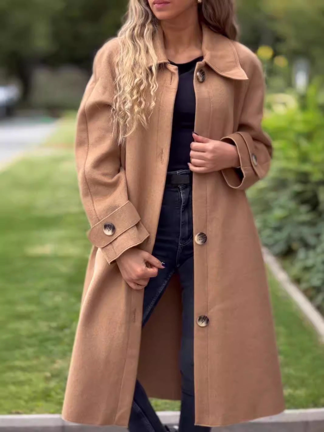 WW | Long coat Wool blend Comfortable fit Button fastening Classic design